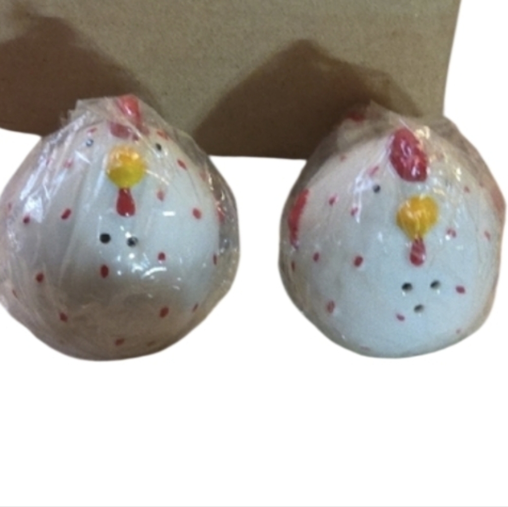 Country Chicken Salt and Pepper Shakers